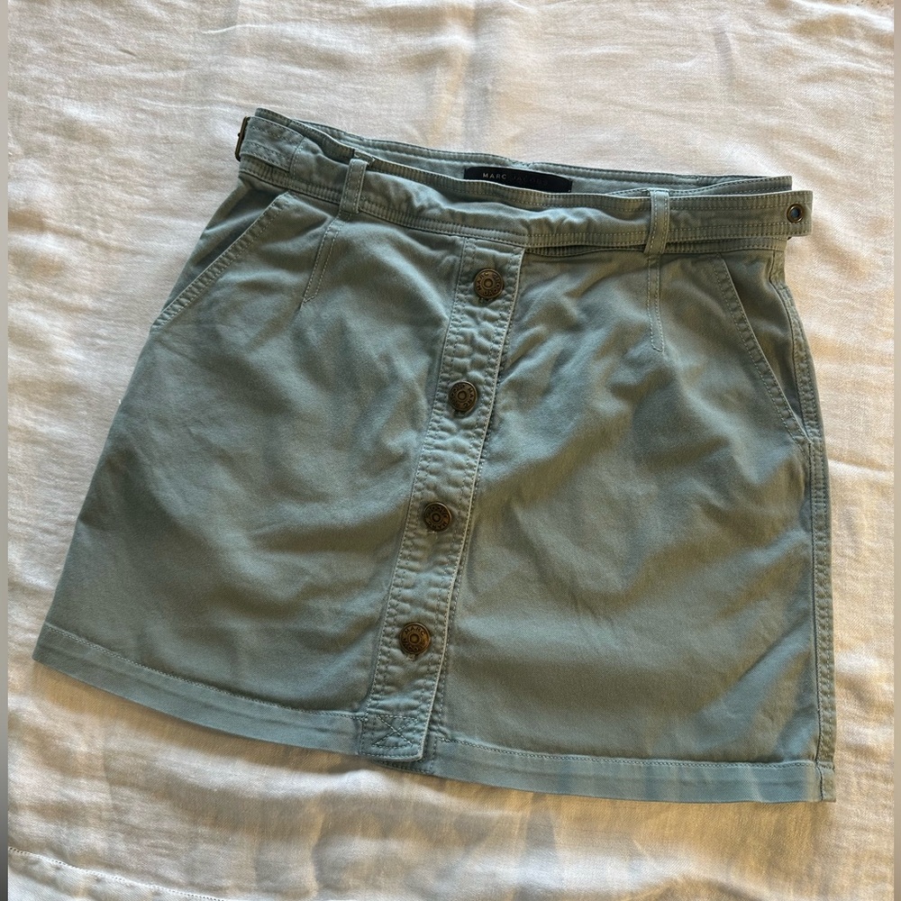Stylish Green Button-Up Skirt